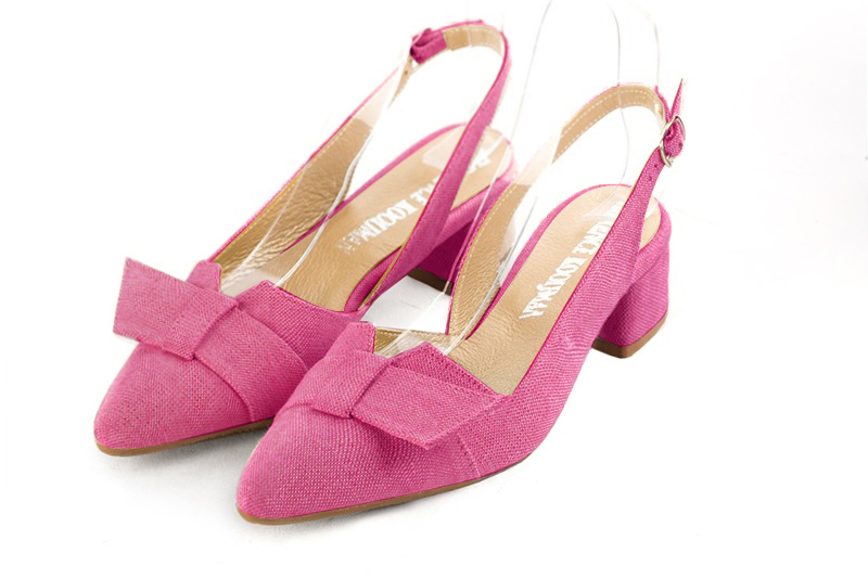 Hot pink women's slingback shoes. Tapered toe. Low flare heels. Front view - Florence KOOIJMAN